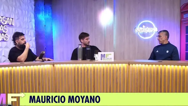 Entrevista en el estudio de televisión